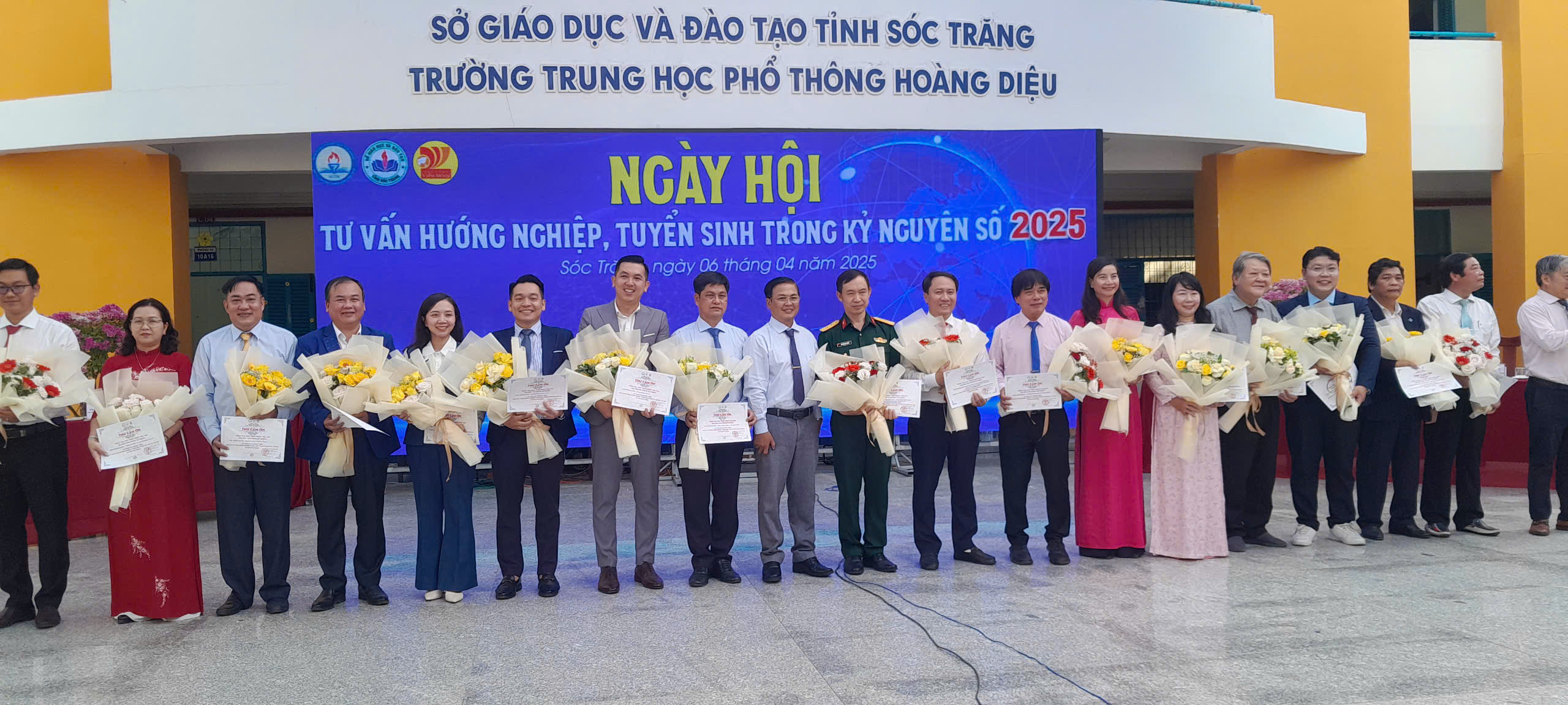 Trường CĐCĐ Sóc Trăng tham dự “Ngày hội tư vấn hướng nghiệp - tuyển sinh đại học, cao đẳng năm 2025”